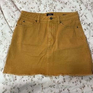 RVCA size 28 “Rowdy” skirt